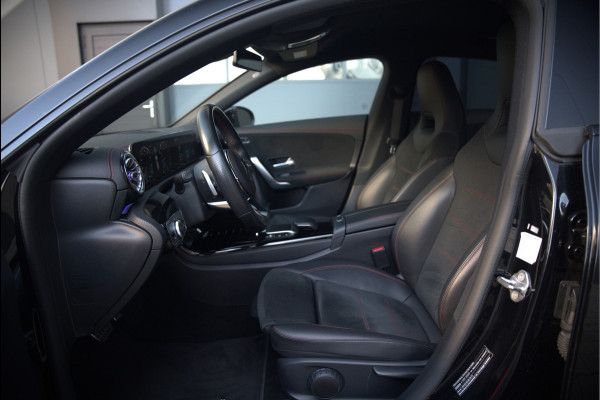 Mercedes-Benz CLA-Klasse Shooting Brake 250 e Premium AMG | Stoelverwarming | Camera | Apple Carplay | Keyless | Adaptive Cruise Control | Ambiance Verlichting | LED | Climate Control