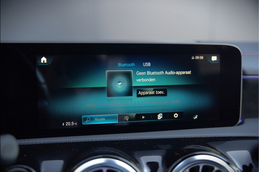 Mercedes-Benz CLA-Klasse Shooting Brake 250 e Premium AMG | Stoelverwarming | Camera | Apple Carplay | Keyless | Adaptive Cruise Control | Ambiance Verlichting | LED | Climate Control