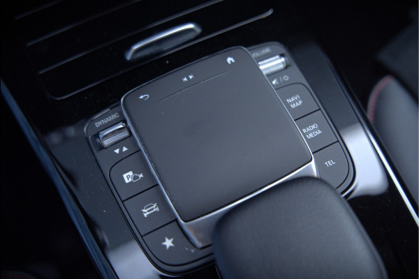 Mercedes-Benz CLA-Klasse Shooting Brake 250 e Premium AMG | Stoelverwarming | Camera | Apple Carplay | Keyless | Adaptive Cruise Control | Ambiance Verlichting | LED | Climate Control