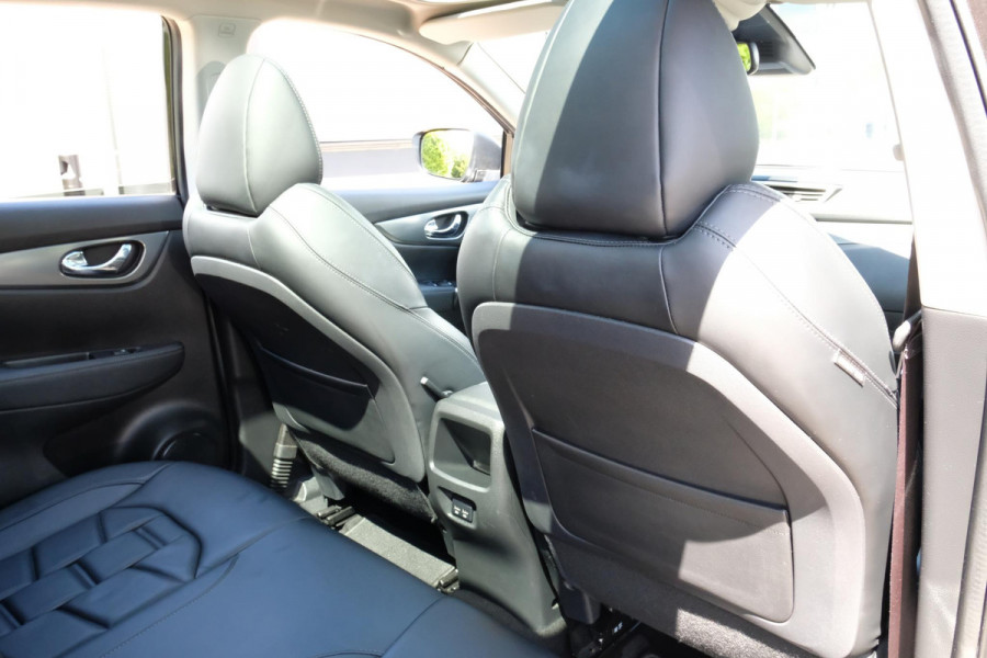 Nissan QASHQAI 1.3 DIG-T Premium Edition 140 PK | Lederen bekleding | Panoramadak | 360 Camera | Stoelverwarming | Navigatie | CarPlay | LMV 19" | LED