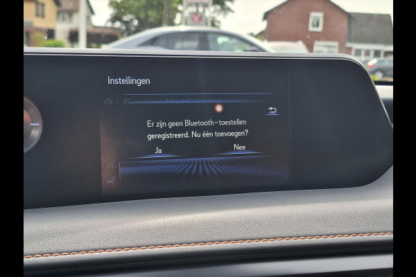 Lexus UX 250h AWD Luxury Line | 4X4, Leer, Stoelverwarming, Navigatie, Parkeersensoren, 18 inch, Privacy glass