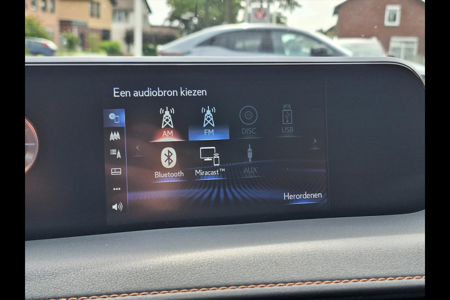 Lexus UX 250h AWD Luxury Line | 4X4, Leer, Stoelverwarming, Navigatie, Parkeersensoren, 18 inch, Privacy glass
