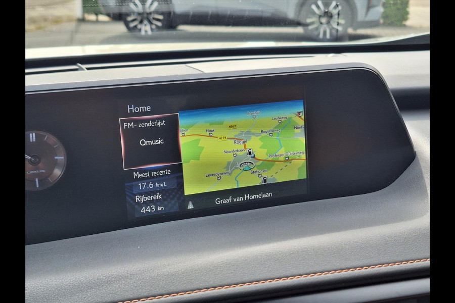 Lexus UX 250h AWD Luxury Line | 4X4, Leer, Stoelverwarming, Navigatie, Parkeersensoren, 18 inch, Privacy glass