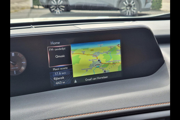 Lexus UX 250h AWD Luxury Line | 4X4, Leer, Stoelverwarming, Navigatie, Parkeersensoren, 18 inch, Privacy glass