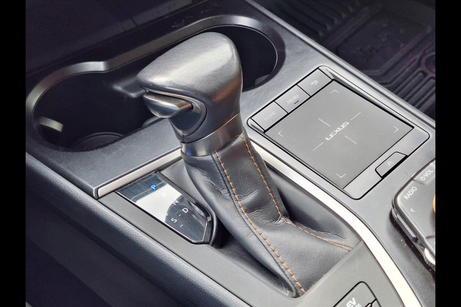 Lexus UX 250h AWD Luxury Line | 4X4, Leer, Stoelverwarming, Navigatie, Parkeersensoren, 18 inch, Privacy glass