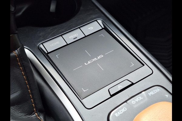 Lexus UX 250h AWD Luxury Line | 4X4, Leer, Stoelverwarming, Navigatie, Parkeersensoren, 18 inch, Privacy glass