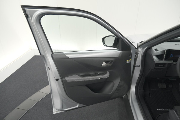 Opel Frontera 1.2 Turbo Hybrid 145 GS | 7 Zitplaatsen | Camera | Dodehoekdetectie | Navigatie | Pack Winter