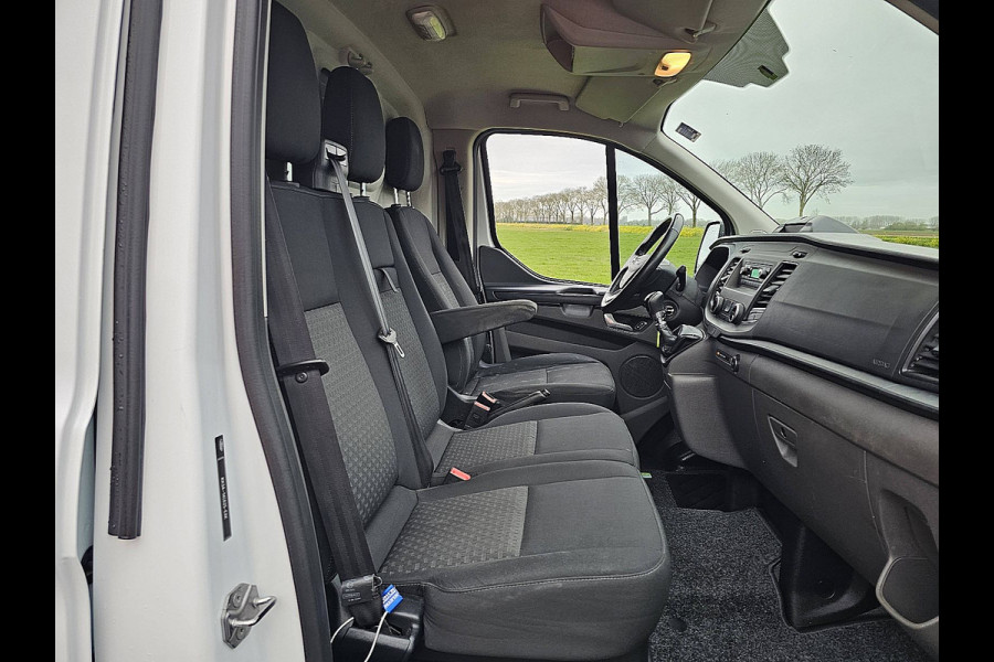 Ford Transit Custom 320 2.0 L2H1 2x schuifdeur, airco, pdc, trekhaak, stoelverwarming
