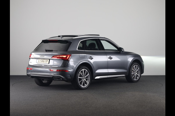 Audi Q5 50 TFSI e S edition 299pk | Panoramdak | 20 Inch Audi Sport velgen | Verwarmbare voorstoelen | Pack Tour | Pack Parking | Matrix Led verlichting