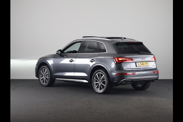 Audi Q5 50 TFSI e S edition 299pk | Panoramdak | 20 Inch Audi Sport velgen | Verwarmbare voorstoelen | Pack Tour | Pack Parking | Matrix Led verlichting