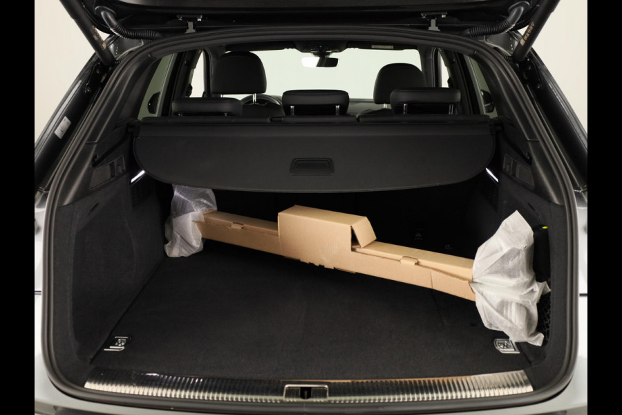 Audi Q5 50 TFSI e S edition 299pk | Panoramdak | 20 Inch Audi Sport velgen | Verwarmbare voorstoelen | Pack Tour | Pack Parking | Matrix Led verlichting