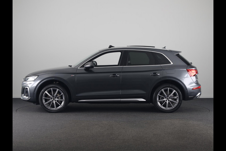 Audi Q5 50 TFSI e S edition 299pk | Panoramdak | 20 Inch Audi Sport velgen | Verwarmbare voorstoelen | Pack Tour | Pack Parking | Matrix Led verlichting