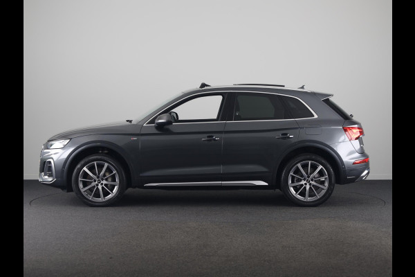 Audi Q5 50 TFSI e S edition 299pk | Panoramdak | 20 Inch Audi Sport velgen | Verwarmbare voorstoelen | Pack Tour | Pack Parking | Matrix Led verlichting
