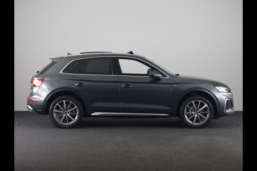 Audi Q5 50 TFSI e S edition 299pk | Panoramdak | 20 Inch Audi Sport velgen | Verwarmbare voorstoelen | Pack Tour | Pack Parking | Matrix Led verlichting