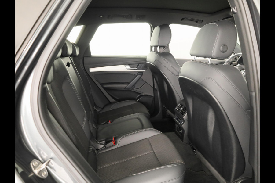 Audi Q5 50 TFSI e S edition 299pk | Panoramdak | 20 Inch Audi Sport velgen | Verwarmbare voorstoelen | Pack Tour | Pack Parking | Matrix Led verlichting