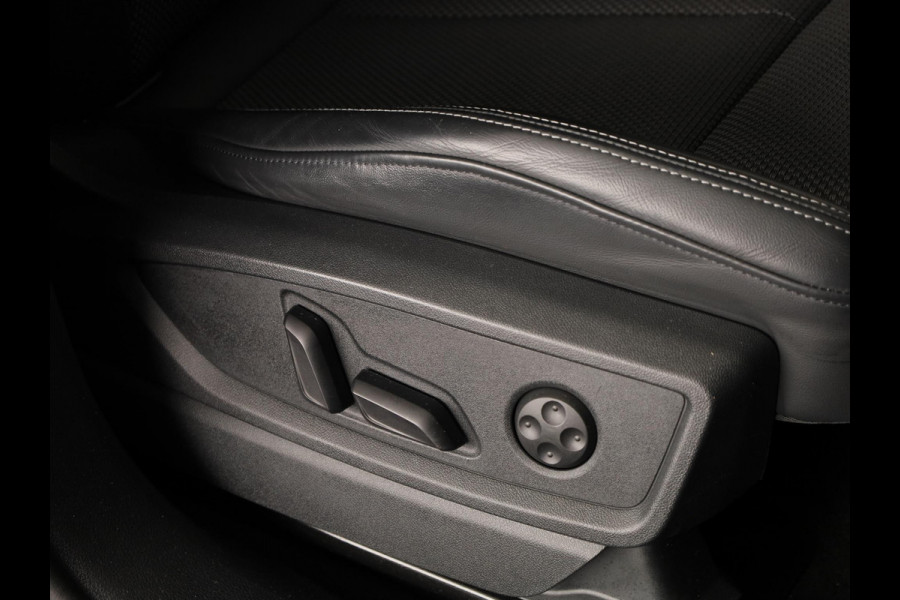 Audi Q5 50 TFSI e S edition 299pk | Panoramdak | 20 Inch Audi Sport velgen | Verwarmbare voorstoelen | Pack Tour | Pack Parking | Matrix Led verlichting