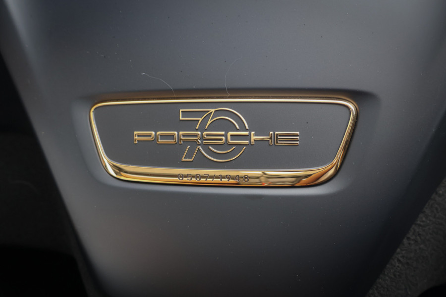 Porsche 911 Speedster 4.0 | BTW-AUTO | HERITAGE PAKKET | LIFTING | KERAMISCH | CAMERA | LEDEREN LUCHTROOSTERS + VOL LEDEREN DEUR & DASHBOARD