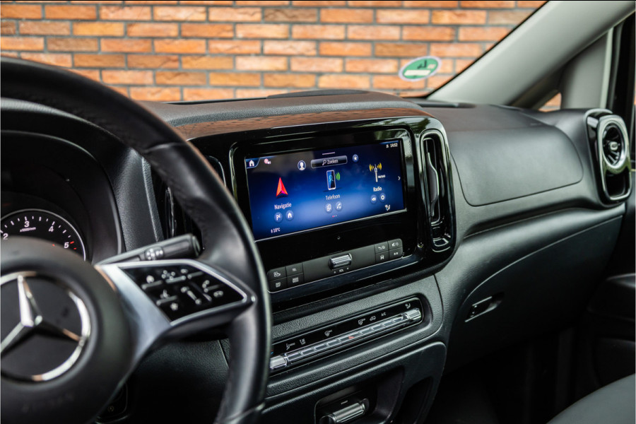 Mercedes-Benz Vito 119 CDI 4-MATIC DC L3 XL | AMG | L+R Schuifdeur | Dubbel cabine | 5-Zitter | Navigatie | CarPlay | Camera | Lederen bekleding |  | 2500 kg trekgewicht | Trekhaak | Multibeam Led | PDC V+A