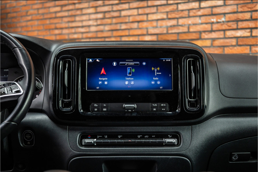 Mercedes-Benz Vito 119 CDI 4-MATIC DC L3 XL | AMG | L+R Schuifdeur | Dubbel cabine | 5-Zitter | Navigatie | CarPlay | Camera | Lederen bekleding |  | 2500 kg trekgewicht | Trekhaak | Multibeam Led | PDC V+A
