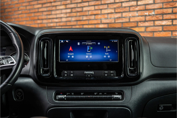 Mercedes-Benz Vito 119 CDI 4-MATIC DC L3 XL | AMG | L+R Schuifdeur | Dubbel cabine | 5-Zitter | Navigatie | CarPlay | Camera | Lederen bekleding |  | 2500 kg trekgewicht | Trekhaak | Multibeam Led | PDC V+A