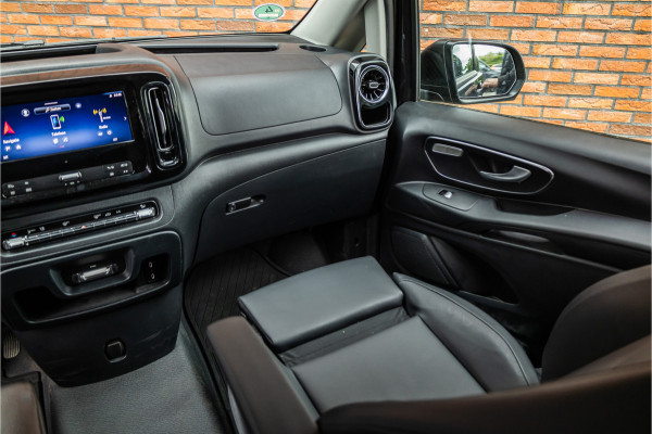 Mercedes-Benz Vito 119 CDI 4-MATIC DC L3 XL | AMG | L+R Schuifdeur | Dubbel cabine | 5-Zitter | Navigatie | CarPlay | Camera | Lederen bekleding |  | 2500 kg trekgewicht | Trekhaak | Multibeam Led | PDC V+A