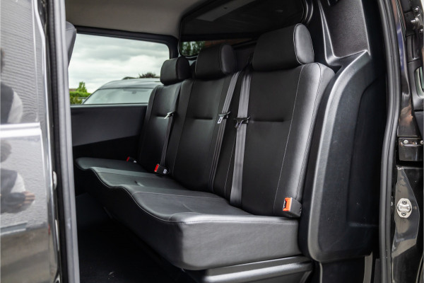 Mercedes-Benz Vito 119 CDI 4-MATIC DC L3 XL | AMG | L+R Schuifdeur | Dubbel cabine | 5-Zitter | Navigatie | CarPlay | Camera | Lederen bekleding |  | 2500 kg trekgewicht | Trekhaak | Multibeam Led | PDC V+A