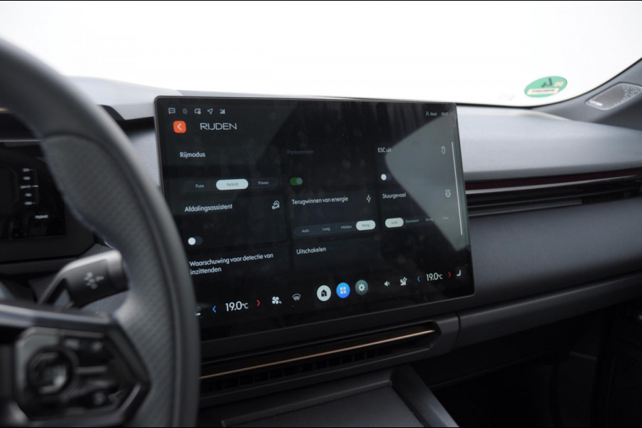 Lynk & Co 08 350PK Automaat More / Stoelventilatie / Massage / Adaptieve cruise control / Panoramadak / Stoelverwarming / Harman Kardon audio / Apple carplay / Parkeersensoren met 360 camera / Elektrische stoelen / BLIS