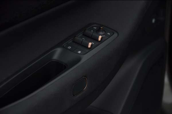 Lynk & Co 08 350PK Automaat More / Stoelventilatie / Massage / Adaptieve cruise control / Panoramadak / Stoelverwarming / Harman Kardon audio / Apple carplay / Parkeersensoren met 360 camera / Elektrische stoelen / BLIS