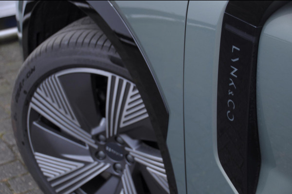 Lynk & Co 08 350PK Automaat More / Stoelventilatie / Massage / Adaptieve cruise control / Panoramadak / Stoelverwarming / Harman Kardon audio / Apple carplay / Parkeersensoren met 360 camera / Elektrische stoelen / BLIS