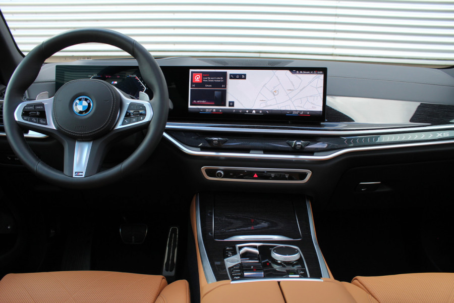 BMW X5 xDrive50e M-Sport Pro | Vierwielbesturing | Trekhaak | Spoilerpakket | H&K | Panoramadak | Luchtvering