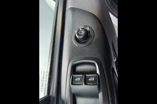 Ford Transit Custom Automaat 300 2.0 TDCI 130pk L2H1 Limited 3persoons, Airco, Navigatie, Trekhaak, Metallic lak, RIJKLAARPRIJS