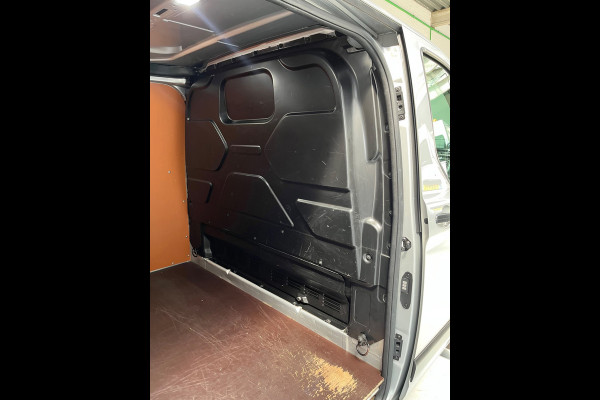 Ford Transit Custom Automaat 300 2.0 TDCI 130pk L2H1 Limited 3persoons, Airco, Navigatie, Trekhaak, Metallic lak, RIJKLAARPRIJS