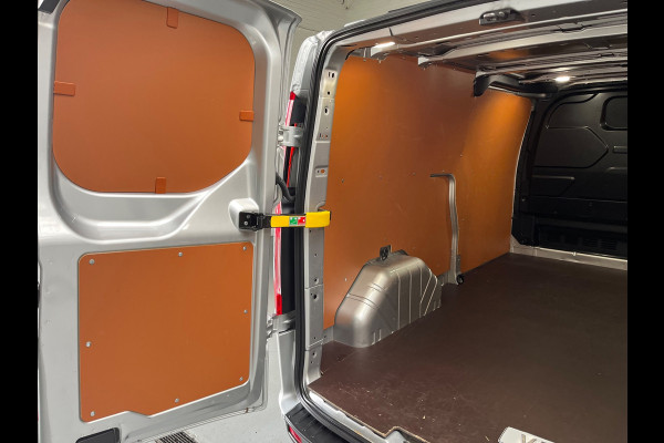 Ford Transit Custom Automaat 300 2.0 TDCI 130pk L2H1 Limited 3persoons, Airco, Navigatie, Trekhaak, Metallic lak, RIJKLAARPRIJS