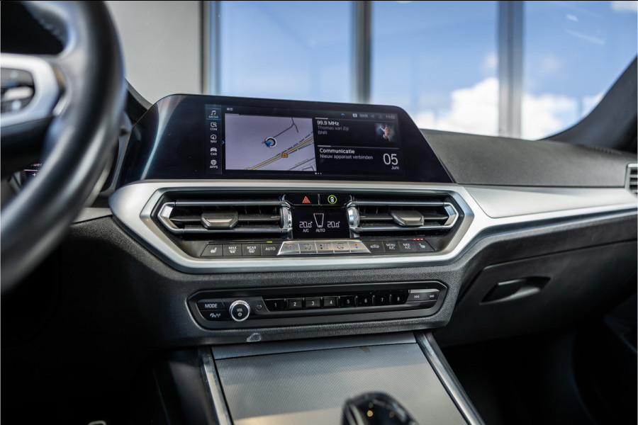 BMW 3-serie 330e High Executive - M Sport | Origineel NL | Stoelverwarming | Cruise Control | 18" Inch