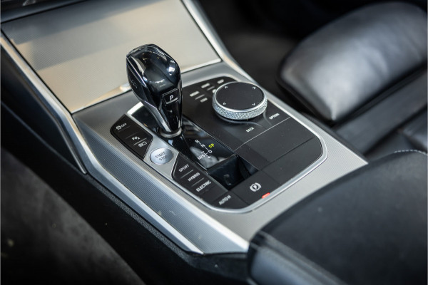 BMW 3-serie 330e High Executive - M Sport | Origineel NL | Stoelverwarming | Cruise Control | 18" Inch