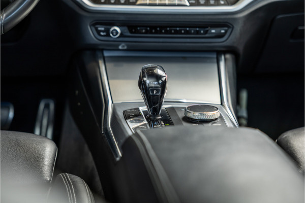 BMW 3-serie 330e High Executive - M Sport | Origineel NL | Stoelverwarming | Cruise Control | 18" Inch