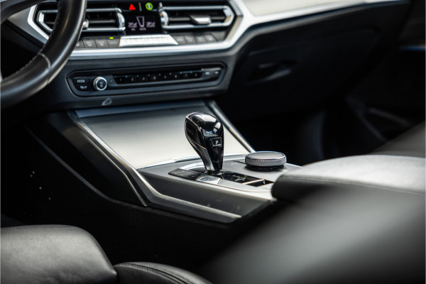 BMW 3-serie 330e High Executive - M Sport | Origineel NL | Stoelverwarming | Cruise Control | 18" Inch