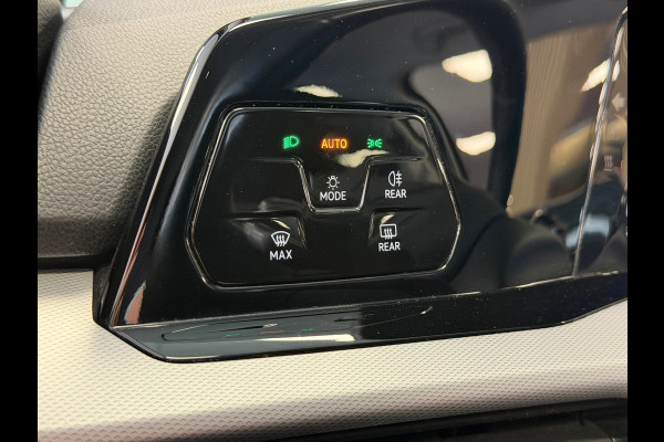 Volkswagen Golf 1.0 TSI Life Business CLIMA PDC CRUISE STOELVERWARMING BLUETOOTH APPLE CARPLAY USB KEYLESS-GO