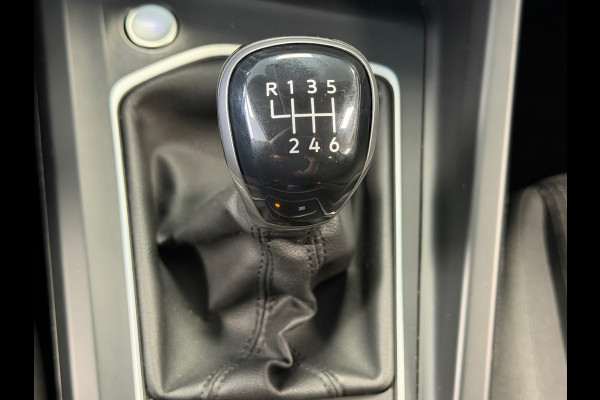 Volkswagen Golf 1.0 TSI Life Business CLIMA PDC CRUISE STOELVERWARMING BLUETOOTH APPLE CARPLAY USB KEYLESS-GO