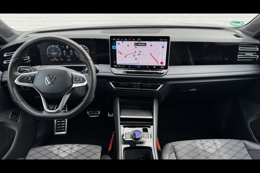 Volkswagen Tiguan 1.5 eHybrid R-Line Plug in Trekhaak Massage stoelen Camera Carplay