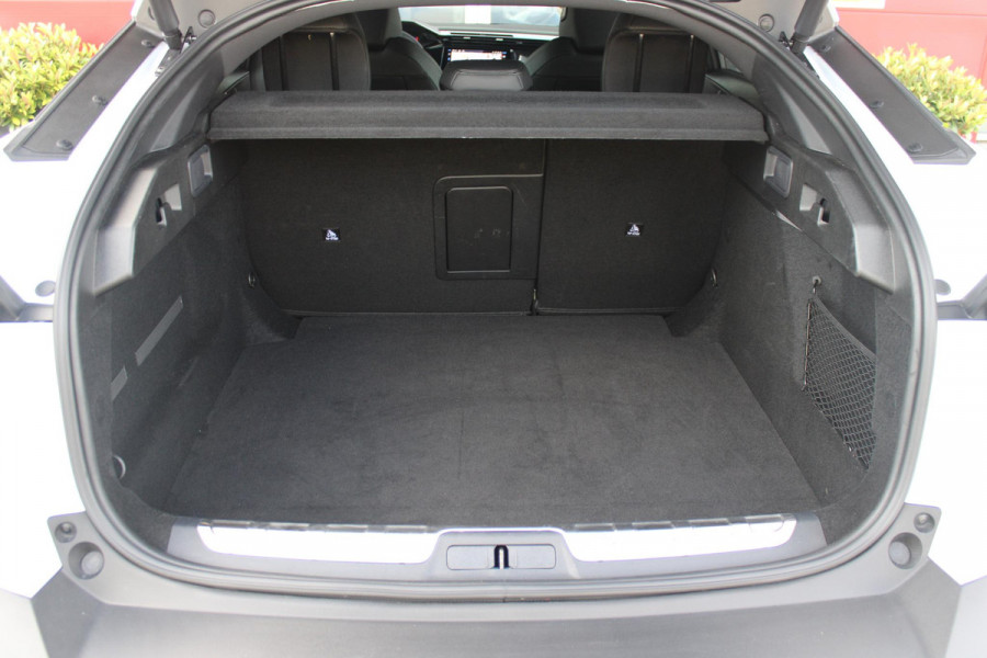 Peugeot 408 1.2 Hybrid 145PK AUTOMAAT GT | 360° CAMERA | DODEHOEK DETECTIE | KEYLESS ENTRY/START | ADAPTIVE CRUISE CONTROL | NAVIGATIE | DRAADLOZE APPLE CARPLAY/ANDROID AUTO | PARKEERSENSOREN VOOR + ACHTER | LED MATRIX KOPLAMPEN | 19" LICHTMETALEN VELGEN | ELEKTRISCH BEDIENBARE ACHTERKLEP | CLIMATE CONTROL | STUUR VERWARMING |