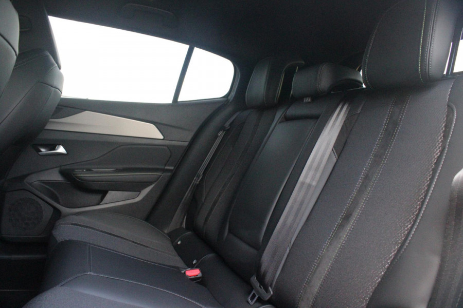 Peugeot 408 1.2 Hybrid 145PK AUTOMAAT GT | 360° CAMERA | DODEHOEK DETECTIE | KEYLESS ENTRY/START | ADAPTIVE CRUISE CONTROL | NAVIGATIE | DRAADLOZE APPLE CARPLAY/ANDROID AUTO | PARKEERSENSOREN VOOR + ACHTER | LED MATRIX KOPLAMPEN | 19" LICHTMETALEN VELGEN | ELEKTRISCH BEDIENBARE ACHTERKLEP | CLIMATE CONTROL | STUUR VERWARMING |