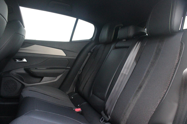 Peugeot 408 1.2 Hybrid 145PK AUTOMAAT GT | 360° CAMERA | DODEHOEK DETECTIE | KEYLESS ENTRY/START | ADAPTIVE CRUISE CONTROL | NAVIGATIE | DRAADLOZE APPLE CARPLAY/ANDROID AUTO | PARKEERSENSOREN VOOR + ACHTER | LED MATRIX KOPLAMPEN | 19" LICHTMETALEN VELGEN | ELEKTRISCH BEDIENBARE ACHTERKLEP | CLIMATE CONTROL | STUUR VERWARMING |