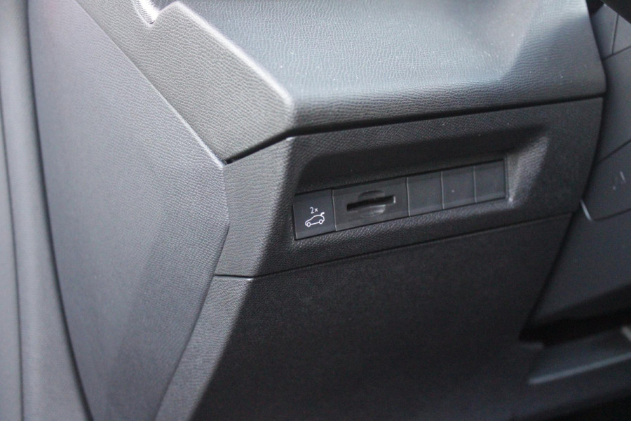 Peugeot 408 1.2 Hybrid 145PK AUTOMAAT GT | 360° CAMERA | DODEHOEK DETECTIE | KEYLESS ENTRY/START | ADAPTIVE CRUISE CONTROL | NAVIGATIE | DRAADLOZE APPLE CARPLAY/ANDROID AUTO | PARKEERSENSOREN VOOR + ACHTER | LED MATRIX KOPLAMPEN | 19" LICHTMETALEN VELGEN | ELEKTRISCH BEDIENBARE ACHTERKLEP | CLIMATE CONTROL | STUUR VERWARMING |