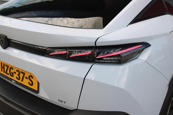 Peugeot 408 1.2 Hybrid 145PK AUTOMAAT GT | 360° CAMERA | DODEHOEK DETECTIE | KEYLESS ENTRY/START | ADAPTIVE CRUISE CONTROL | NAVIGATIE | DRAADLOZE APPLE CARPLAY/ANDROID AUTO | PARKEERSENSOREN VOOR + ACHTER | LED MATRIX KOPLAMPEN | 19" LICHTMETALEN VELGEN | ELEKTRISCH BEDIENBARE ACHTERKLEP | CLIMATE CONTROL | STUUR VERWARMING |