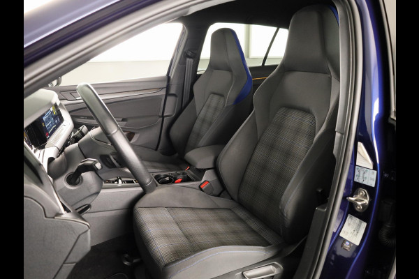 Volkswagen Golf 1.4 eHybrid GTE 245 PK | Automaat (DSG) | Navigatie | Wegklapbare trekhaak | Camera