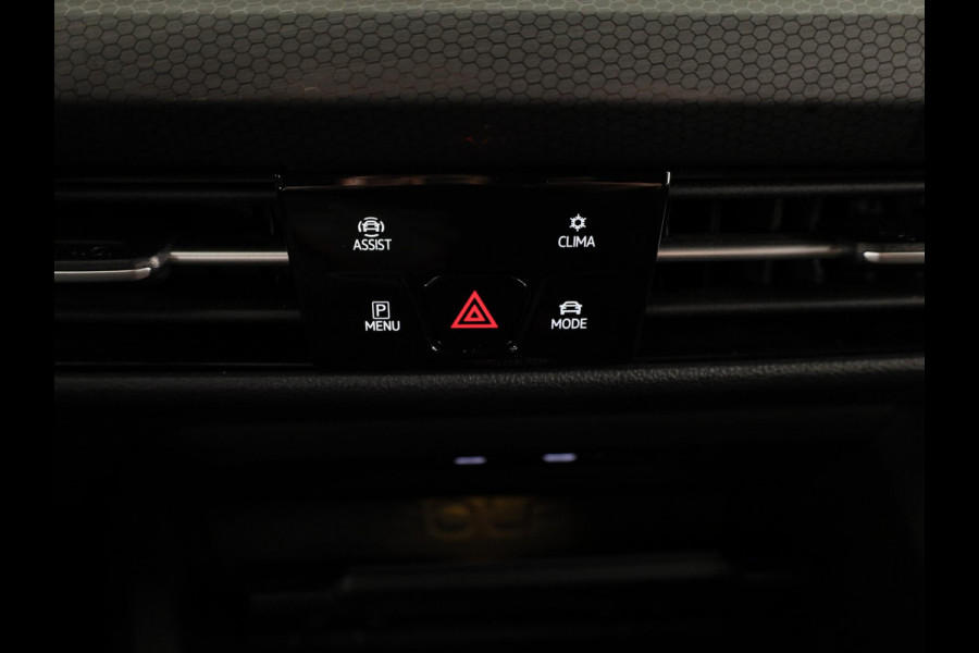 Volkswagen Golf 1.4 eHybrid GTE 245 PK | Automaat (DSG) | Navigatie | Wegklapbare trekhaak | Camera