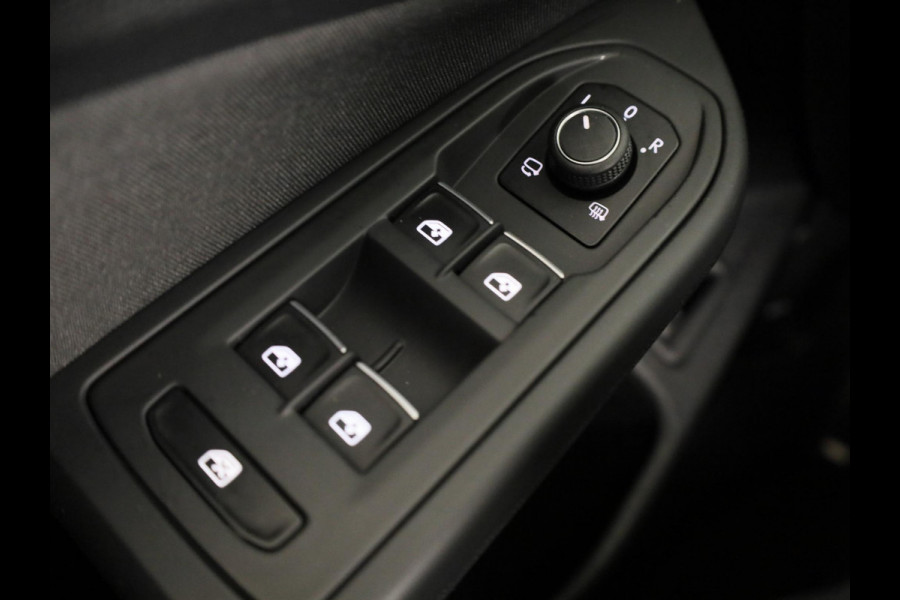 Volkswagen Golf 1.4 eHybrid GTE 245 PK | Automaat (DSG) | Navigatie | Wegklapbare trekhaak | Camera