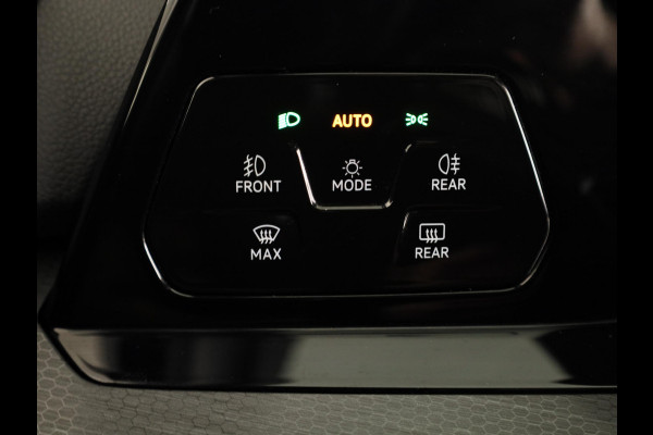 Volkswagen Golf 1.4 eHybrid GTE 245 PK | Automaat (DSG) | Navigatie | Wegklapbare trekhaak | Camera
