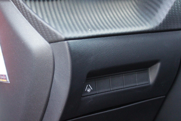 Peugeot 208 1.2 Hybrid 145PK AUTOMAAT GT | CAMERA VOOR + ACHTER | NAVIGATIE | DRAADLOZE APPLE CARPLAY/ANDROID AUTO | FULL LED KOPLAMPEN | LICHTMETALEN VELGEN 17" | DODEHOEK DETECTIE | DRAADLOZE TELEFOONLADER | KEYLESS ENTRY/START | DAB+ RADIO | ADAPTIVE CRUISE CONTROL | CLIMATE CONTROL |